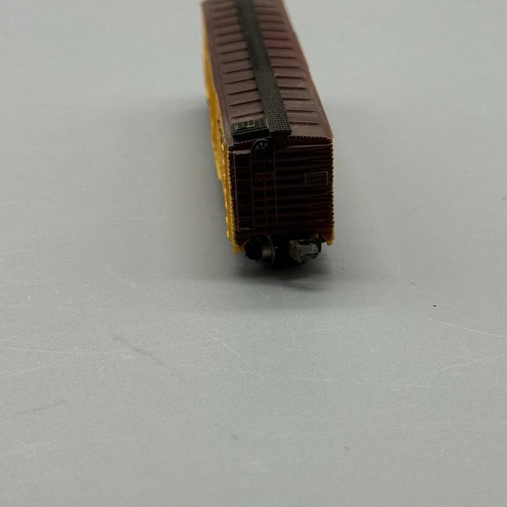 Bachmann N Scale Santa Fe Texas Chief 50' Boxcar SFRD 10248 Yellow Freight Car